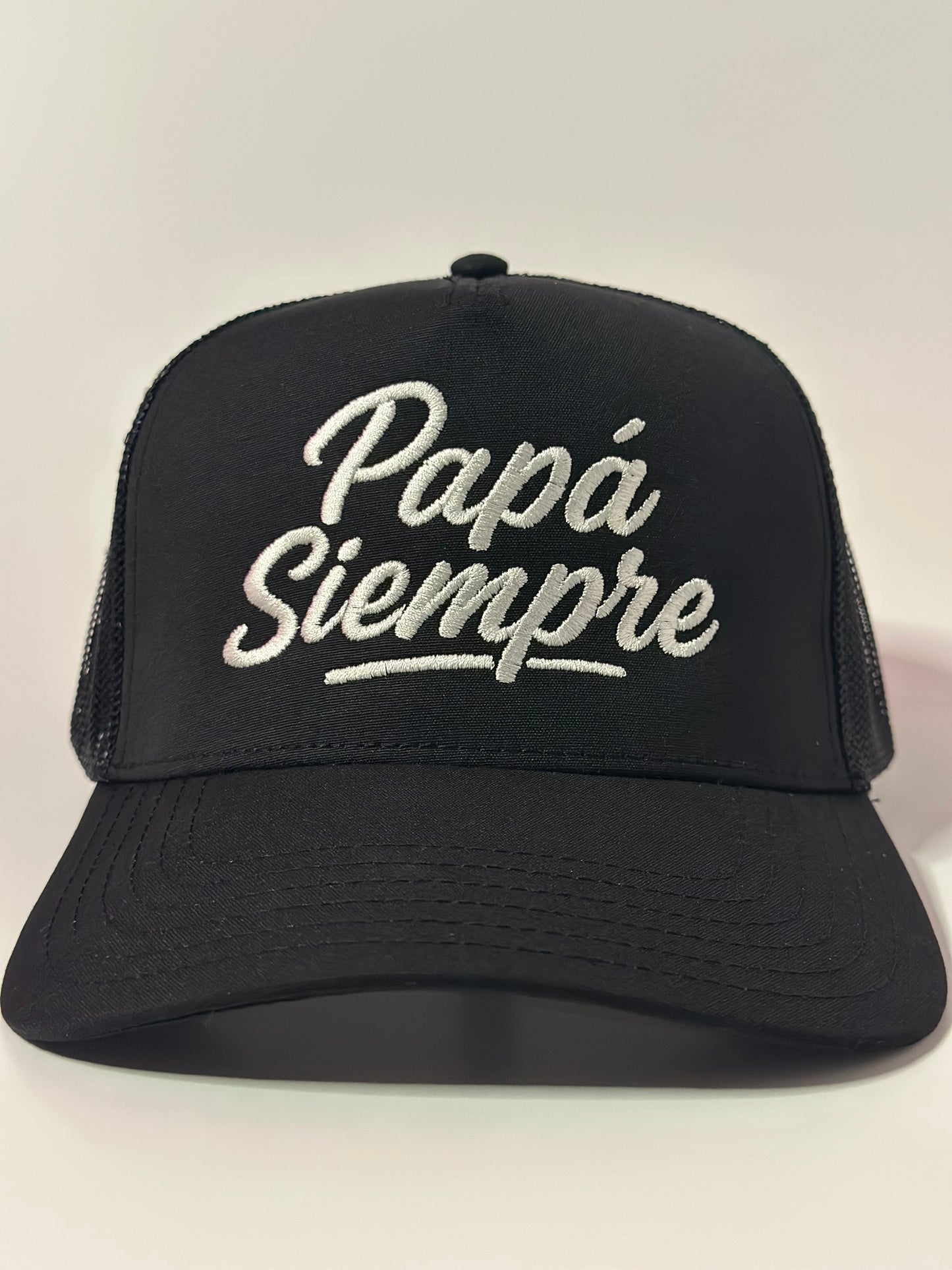 PAPÁ SIEMPRE Trucker Hat - Black